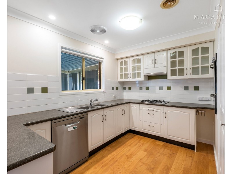 67 Balleroo Crescent, Glenfield Park NSW 2650