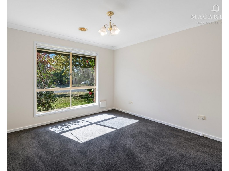 67 Balleroo Crescent, Glenfield Park NSW 2650