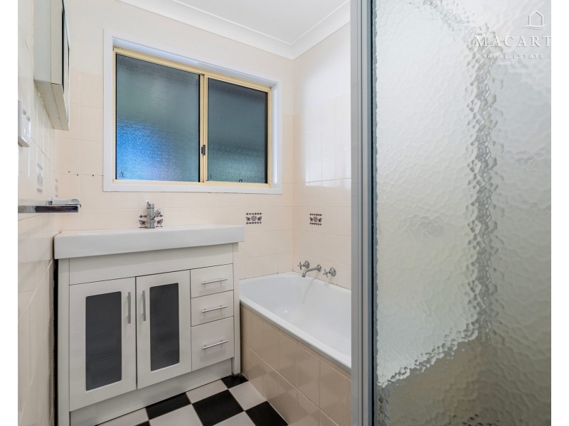 67 Balleroo Crescent, Glenfield Park NSW 2650