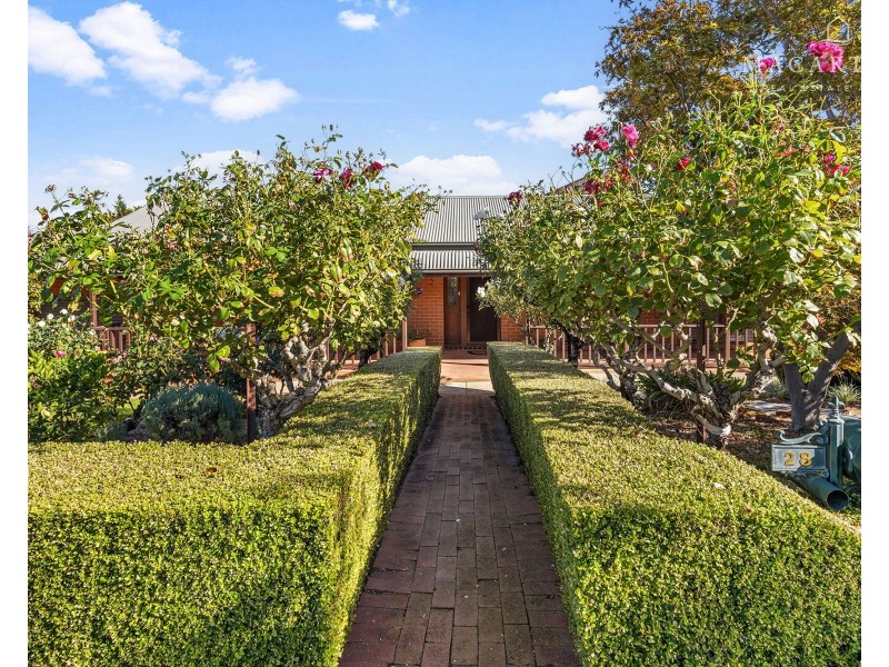 28 Missouri Avenue, Tolland NSW 2650