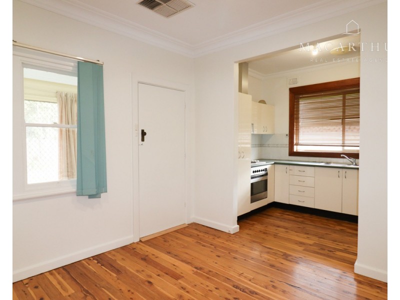 158 Fernleigh Road, Mount Austin NSW 2650