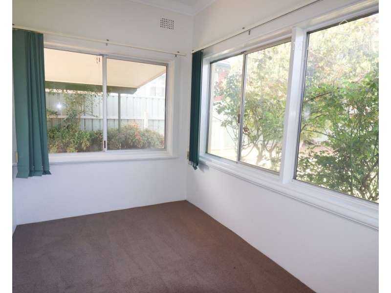 158 Fernleigh Road, Mount Austin NSW 2650