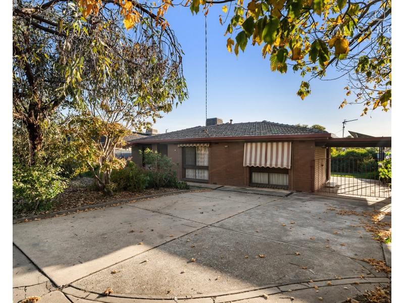 2 Malaya Drive, Tolland NSW 2650