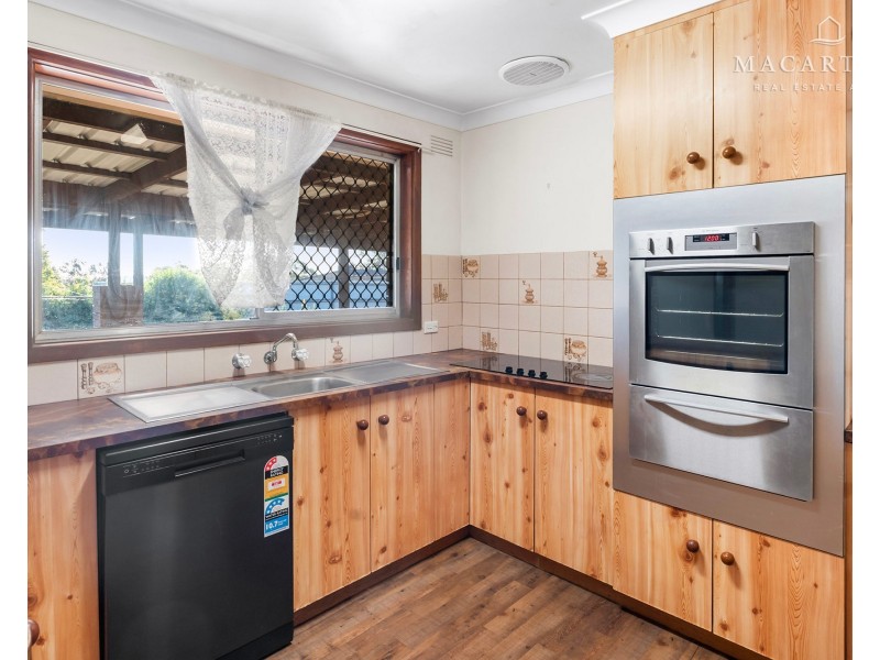 2 Malaya Drive, Tolland NSW 2650