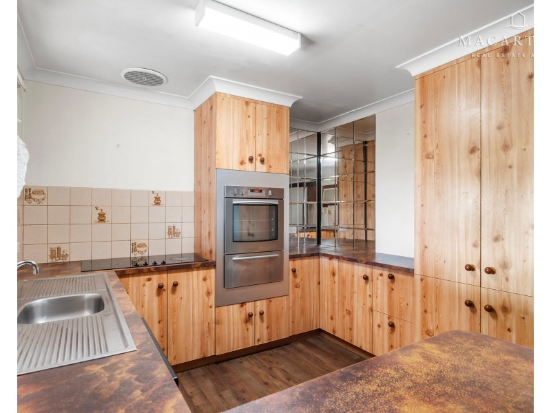 2 Malaya Drive, Tolland NSW 2650