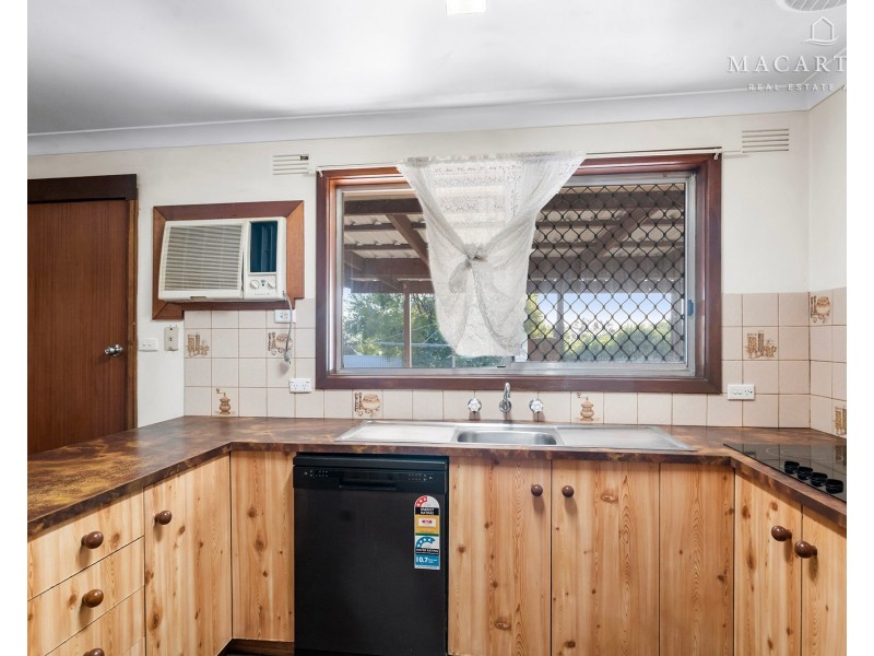 2 Malaya Drive, Tolland NSW 2650