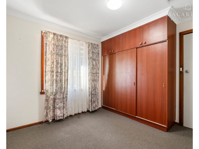 2 Malaya Drive, Tolland NSW 2650