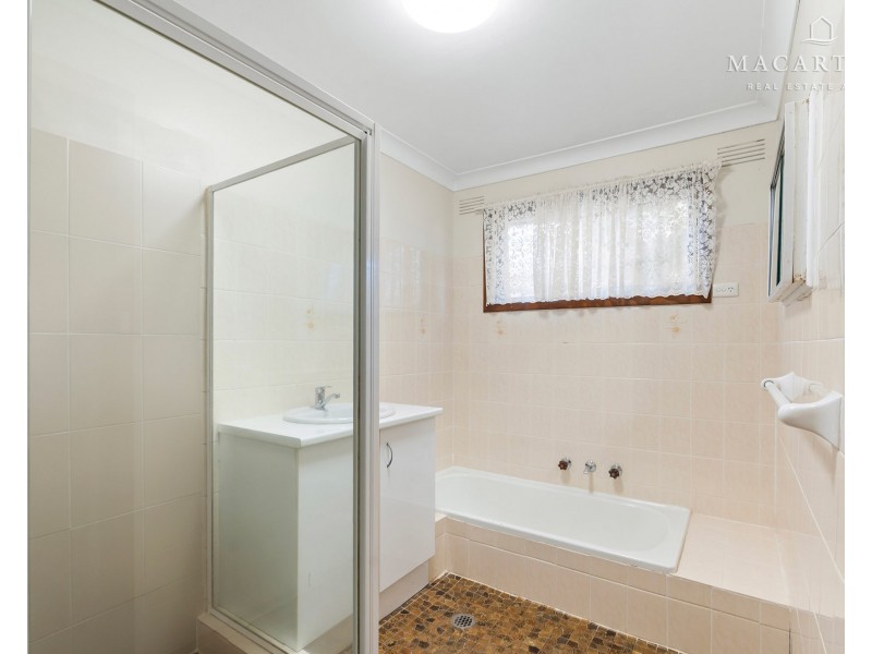 2 Malaya Drive, Tolland NSW 2650