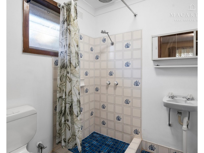 2 Malaya Drive, Tolland NSW 2650