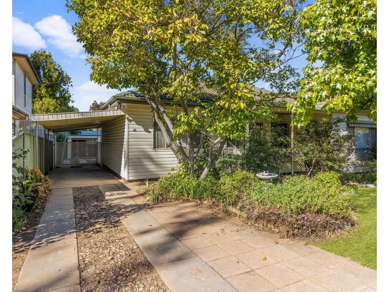 21 Cutler Avenue, Kooringal NSW 2650