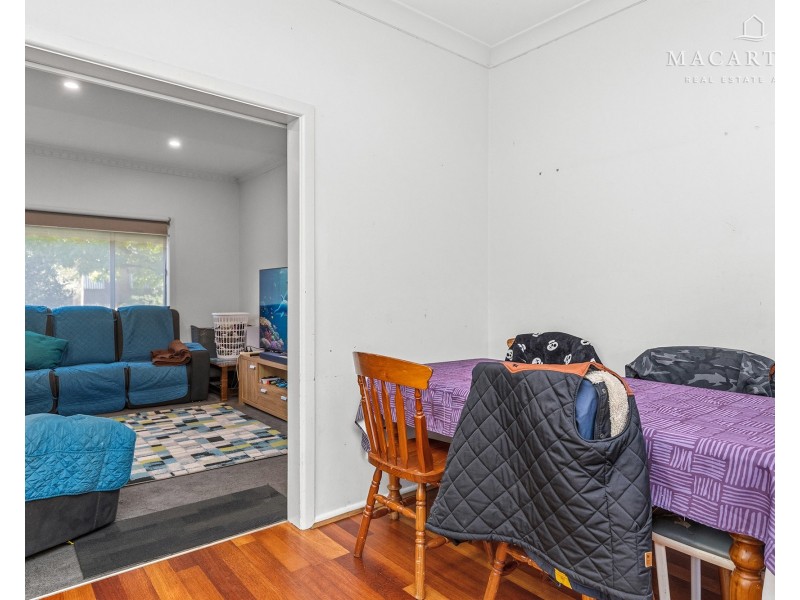 21 Cutler Avenue, Kooringal NSW 2650