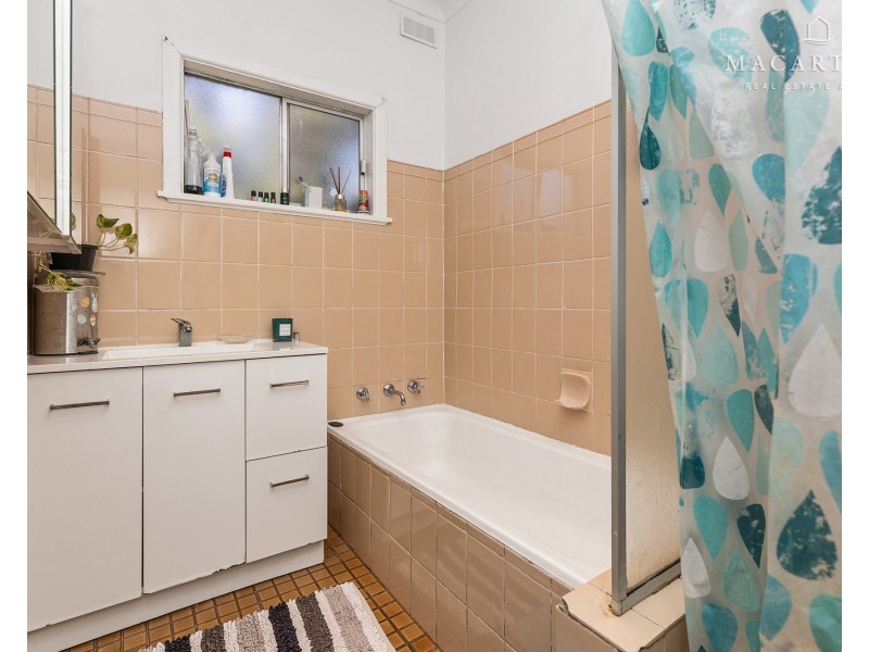 21 Cutler Avenue, Kooringal NSW 2650