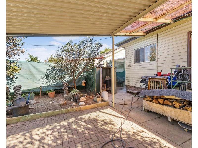 21 Cutler Avenue, Kooringal NSW 2650