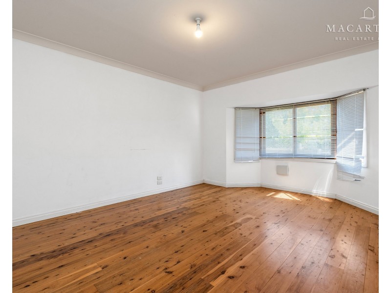 77 Docker Street, Wagga Wagga NSW 2650