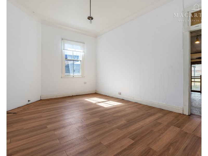 77 Docker Street, Wagga Wagga NSW 2650