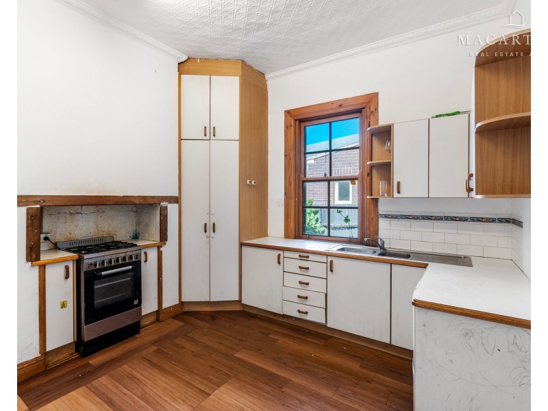 77 Docker Street, Wagga Wagga NSW 2650