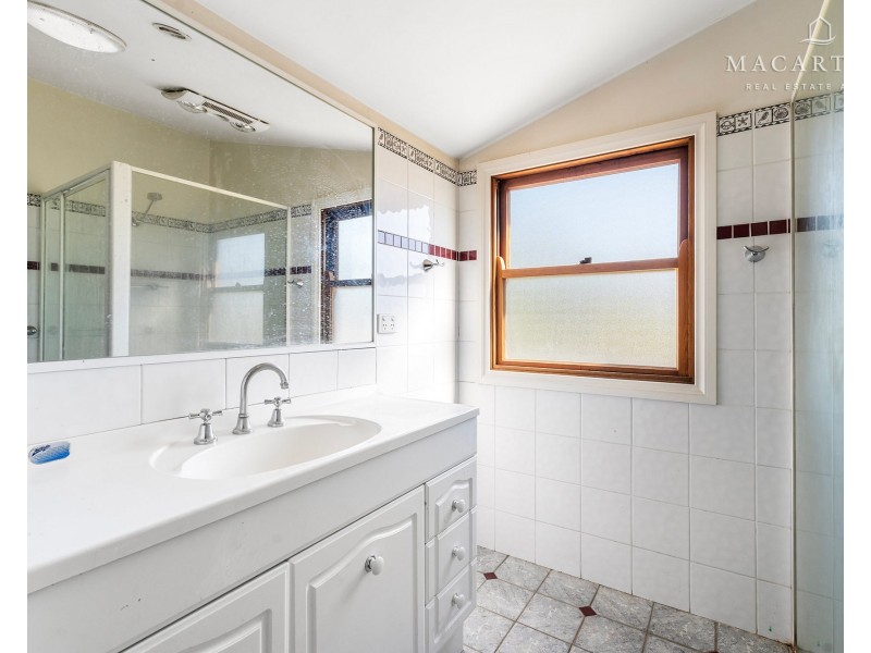 77 Docker Street, Wagga Wagga NSW 2650