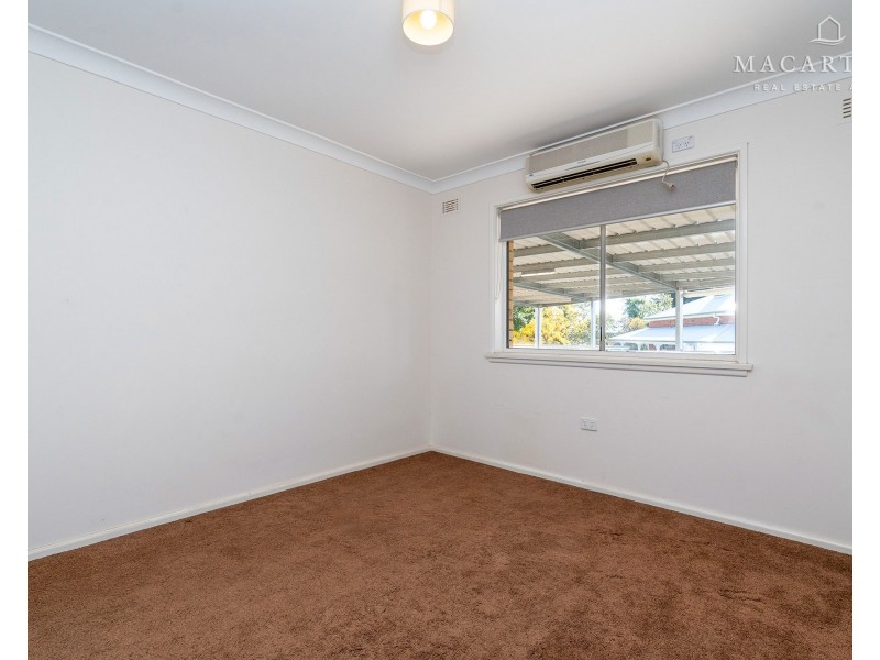 24 Waranga Avenue, Mount Austin NSW 2650