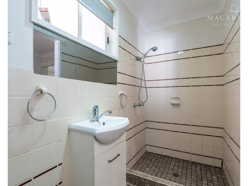 24 Waranga Avenue, Mount Austin NSW 2650