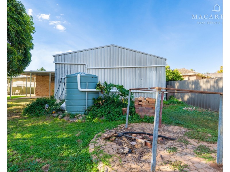 24 Waranga Avenue, Mount Austin NSW 2650