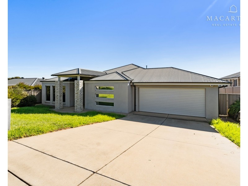 26 Osterley Street, Bourkelands NSW 2650