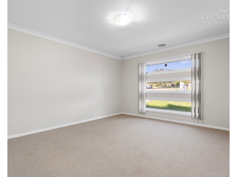 26 Osterley Street, Bourkelands NSW 2650