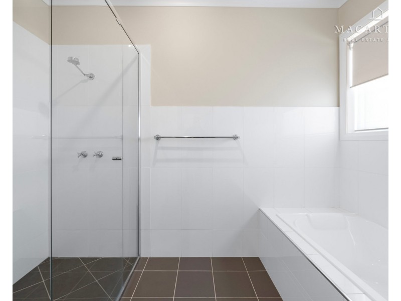 26 Osterley Street, Bourkelands NSW 2650