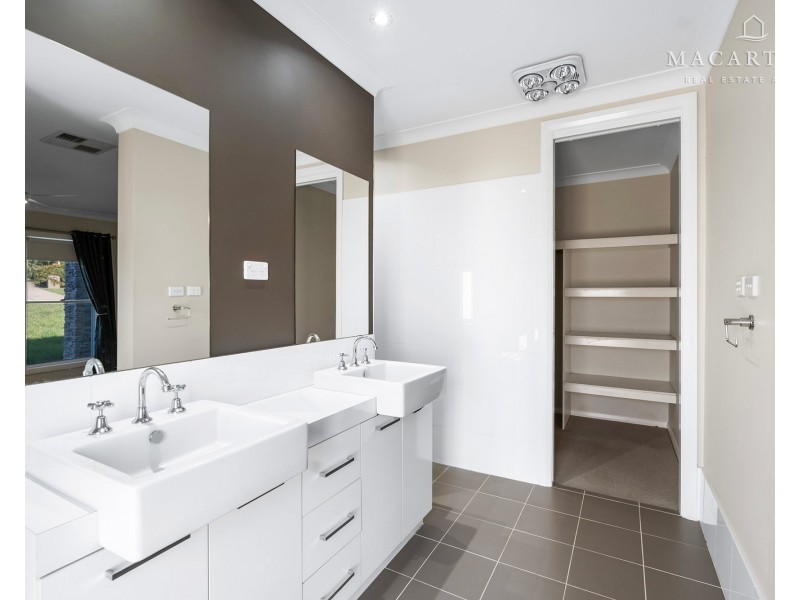 26 Osterley Street, Bourkelands NSW 2650