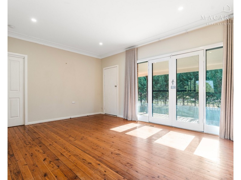 13 Plumpton Road, Kooringal NSW 2650