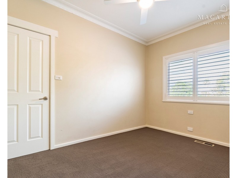13 Plumpton Road, Kooringal NSW 2650