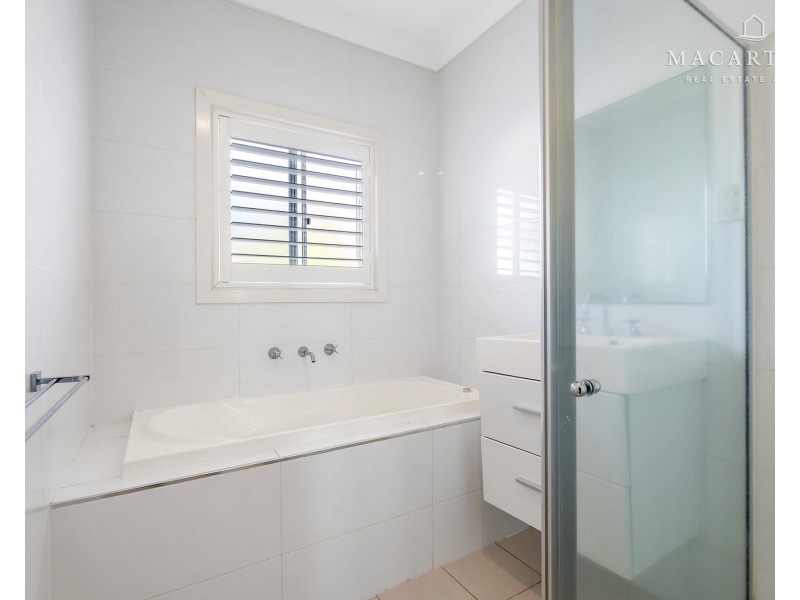 13 Plumpton Road, Kooringal NSW 2650