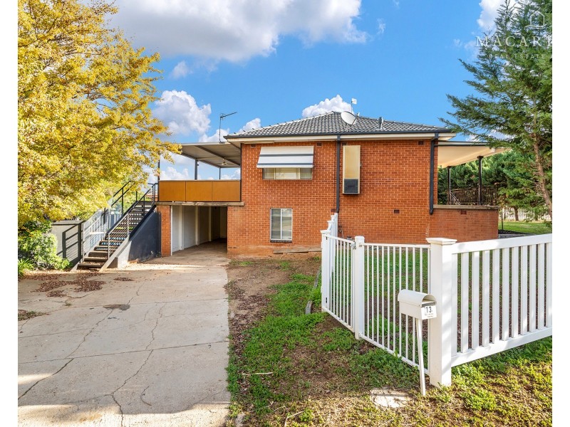 13 Plumpton Road, Kooringal NSW 2650