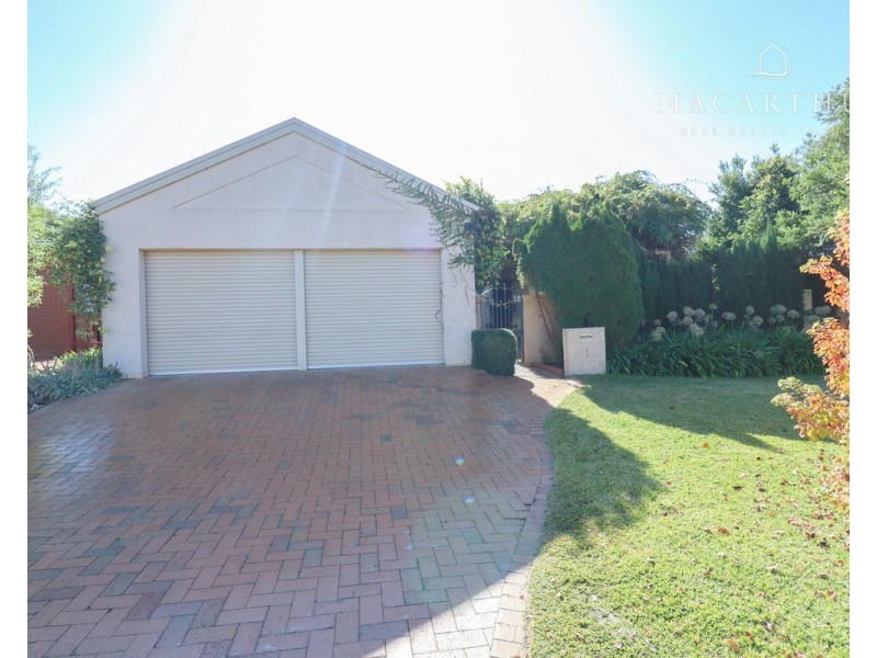 1 Clipper Way, Estella NSW 2650