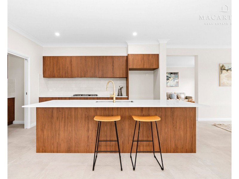 24 Lacebark Drive, Forest Hill NSW 2651