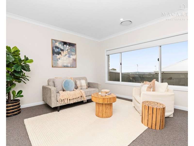 24 Lacebark Drive, Forest Hill NSW 2651