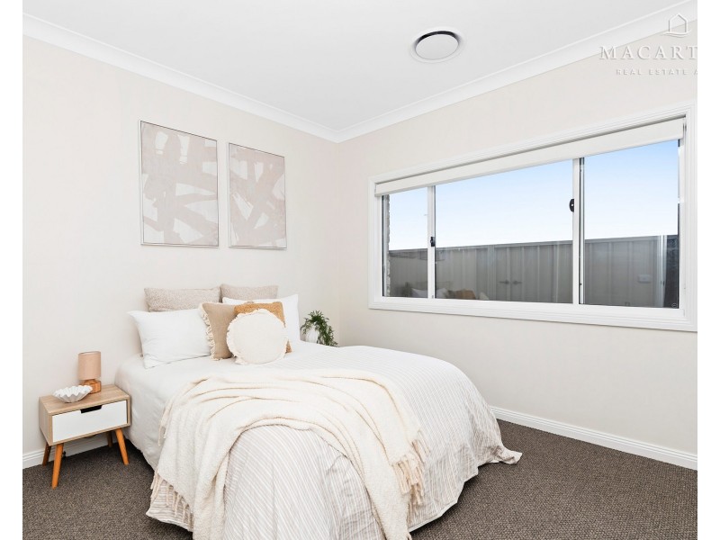 24 Lacebark Drive, Forest Hill NSW 2651