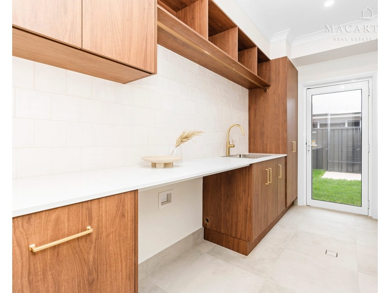 24 Lacebark Drive, Forest Hill NSW 2651