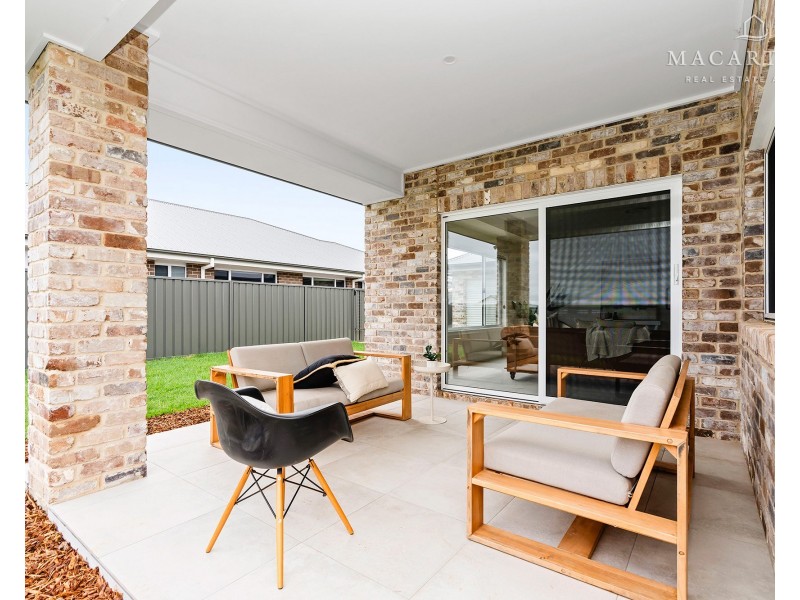 24 Lacebark Drive, Forest Hill NSW 2651