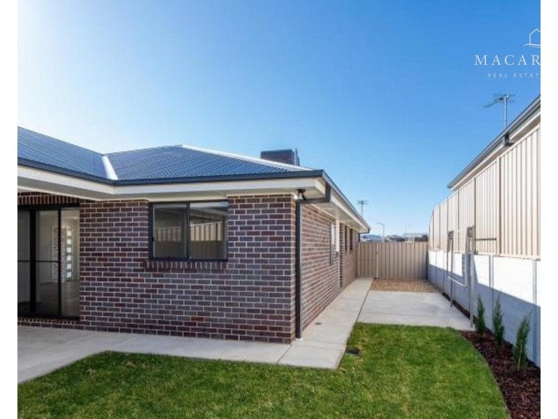 49 Deakin Avenue, Lloyd NSW 2650