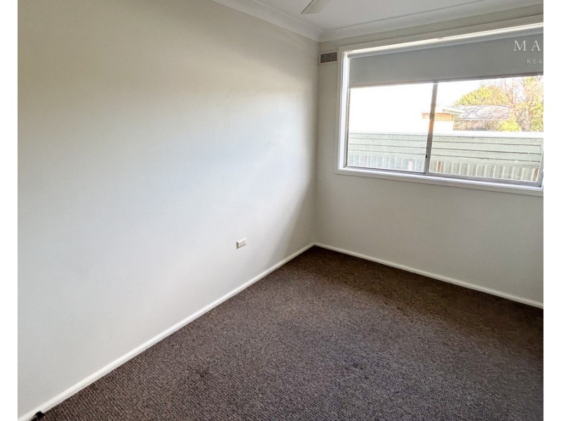 3/278 Bourke Street, Tolland NSW 2650