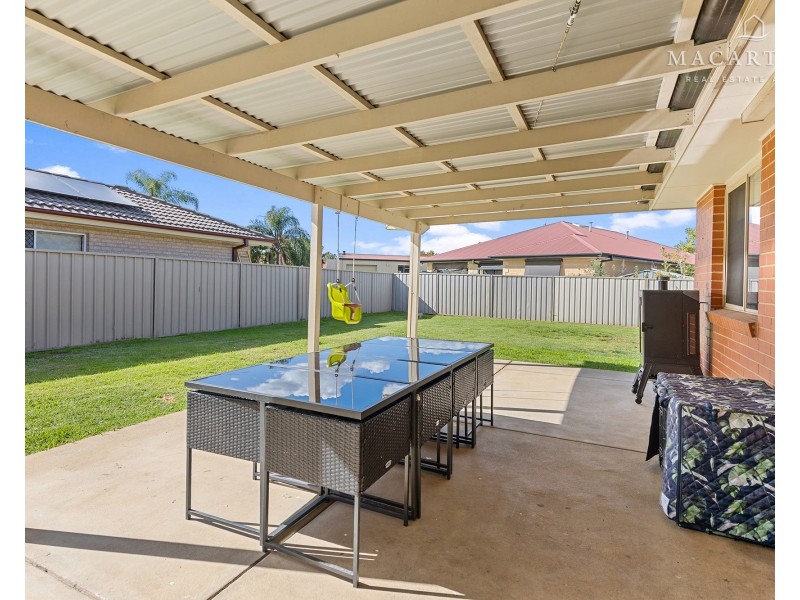 14 Allunga Street, Glenfield Park NSW 2650