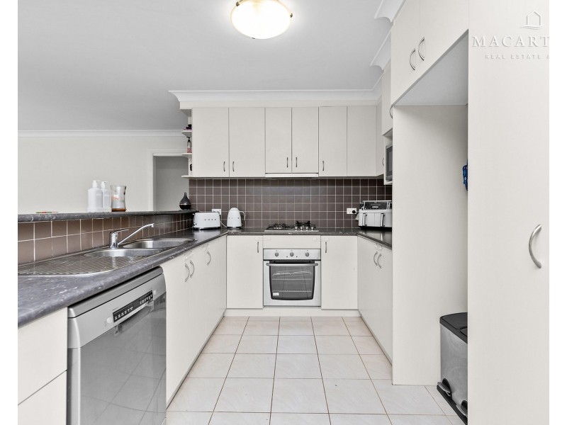 14 Allunga Street, Glenfield Park NSW 2650