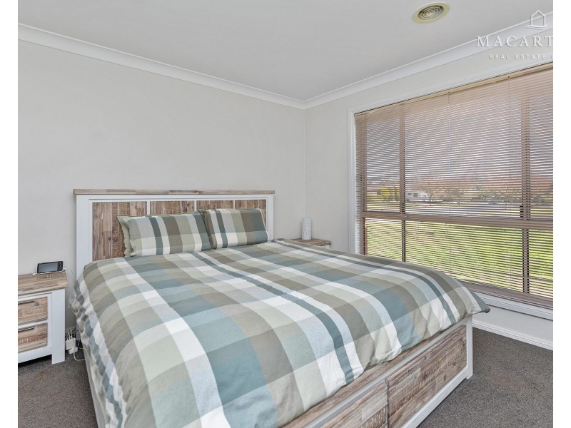 14 Allunga Street, Glenfield Park NSW 2650