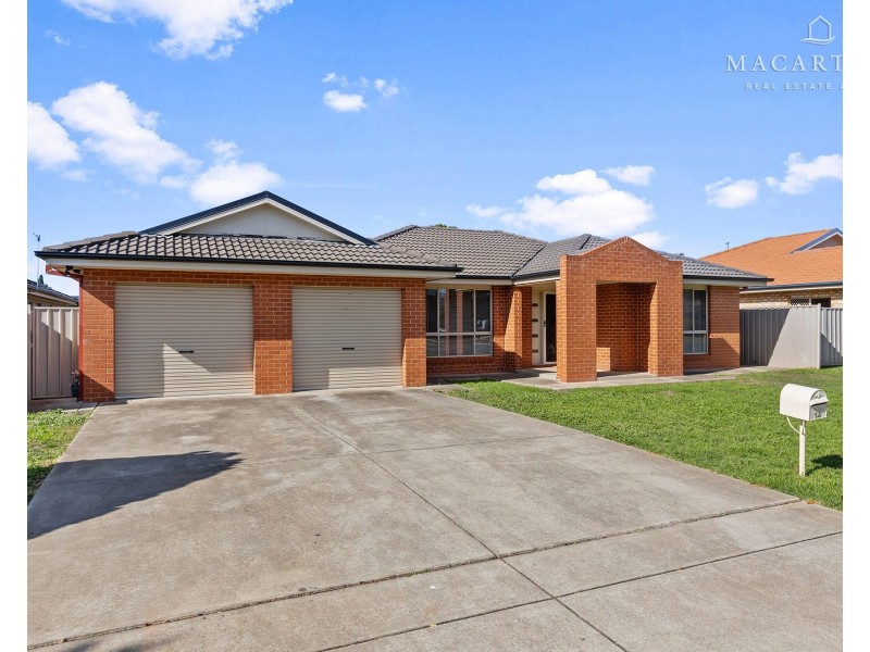 14 Allunga Street, Glenfield Park NSW 2650