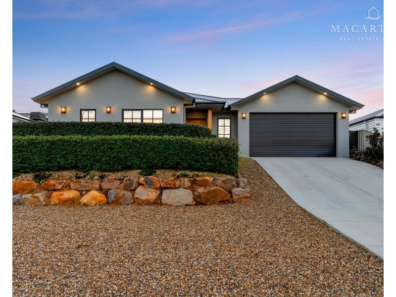 12 Unaipon Street, Lloyd NSW 2650