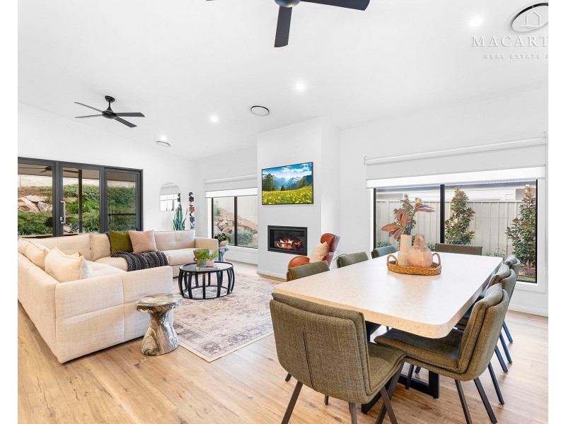 12 Unaipon Street, Lloyd NSW 2650