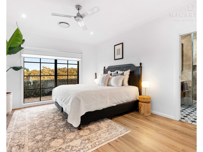 12 Unaipon Street, Lloyd NSW 2650