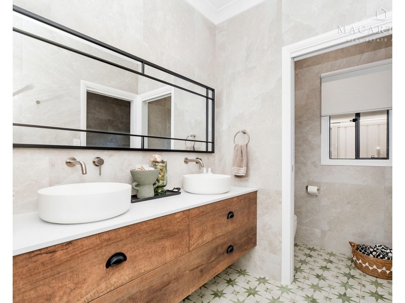 12 Unaipon Street, Lloyd NSW 2650