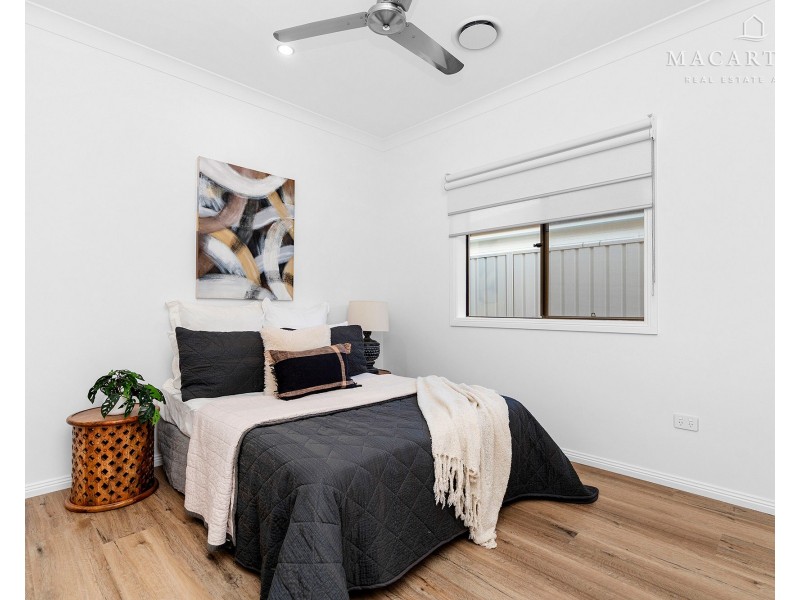 12 Unaipon Street, Lloyd NSW 2650