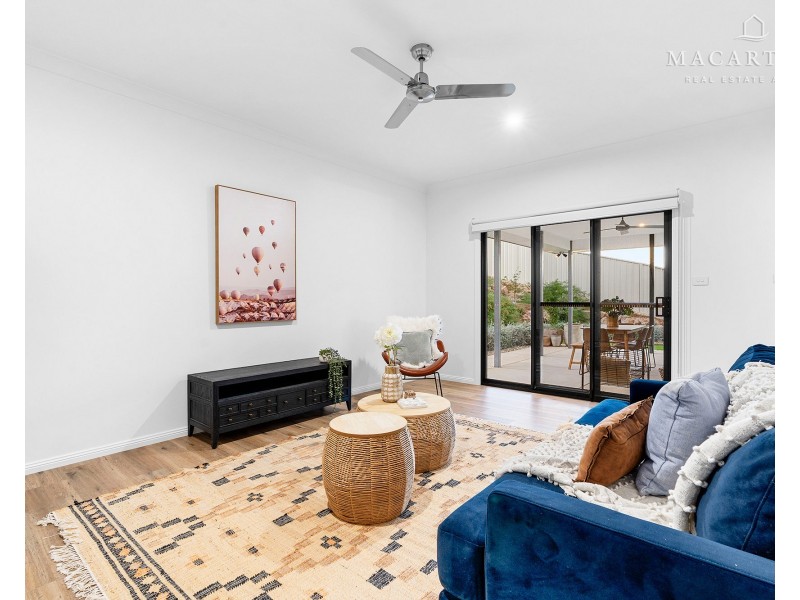 12 Unaipon Street, Lloyd NSW 2650